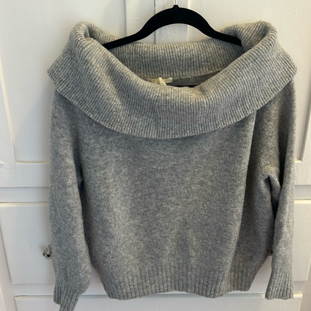H&M cow neck sweater never worn
